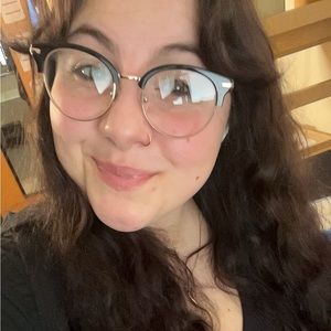 Meet your Posher, Reagan